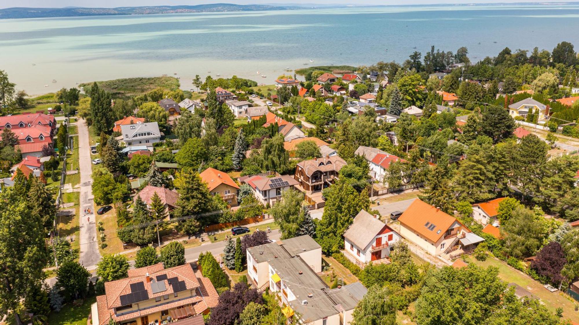 Апартаменти Balatonic Retro Замарді Екстер'єр фото
